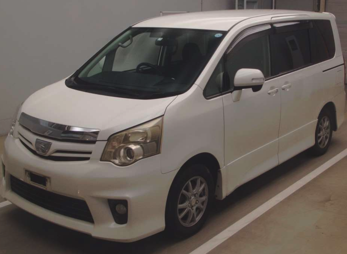 Toyota Noah SI