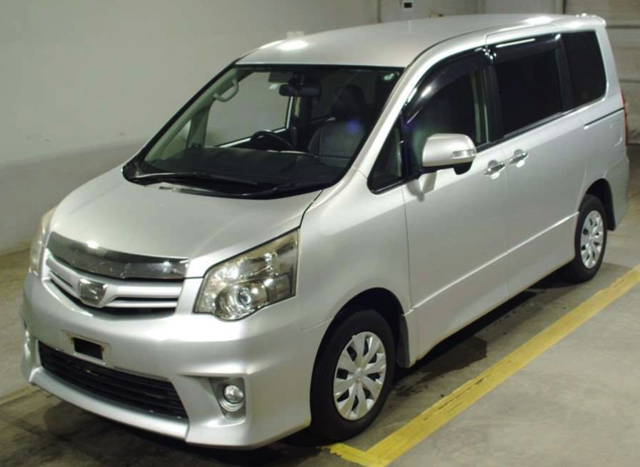 Toyota Noah SI